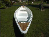 wider Pirogue2.jpg (51371 bytes)