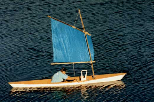sailing.JPG (36543 bytes)